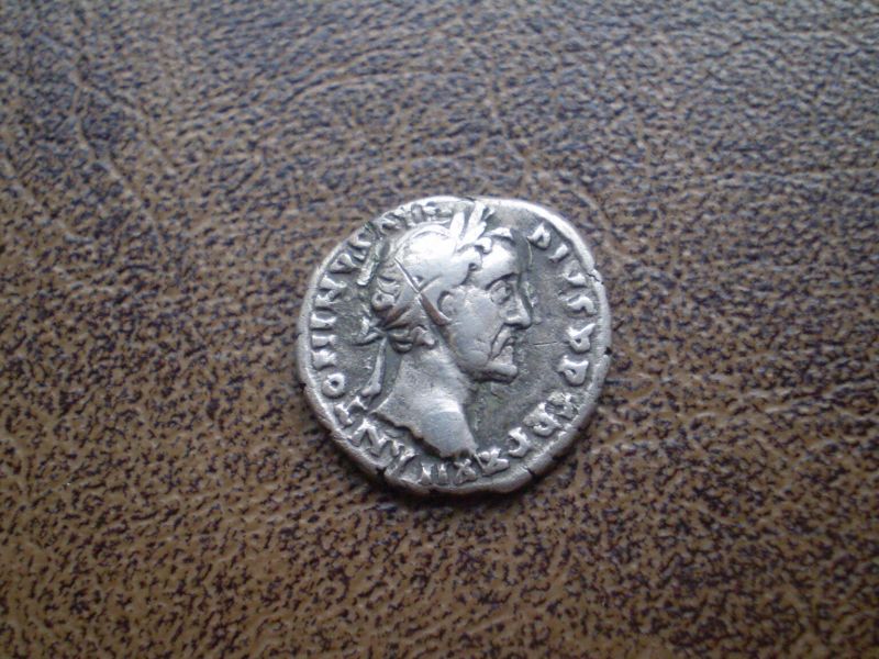 Срібло денарій Антонін Пій 157-й рік н. е