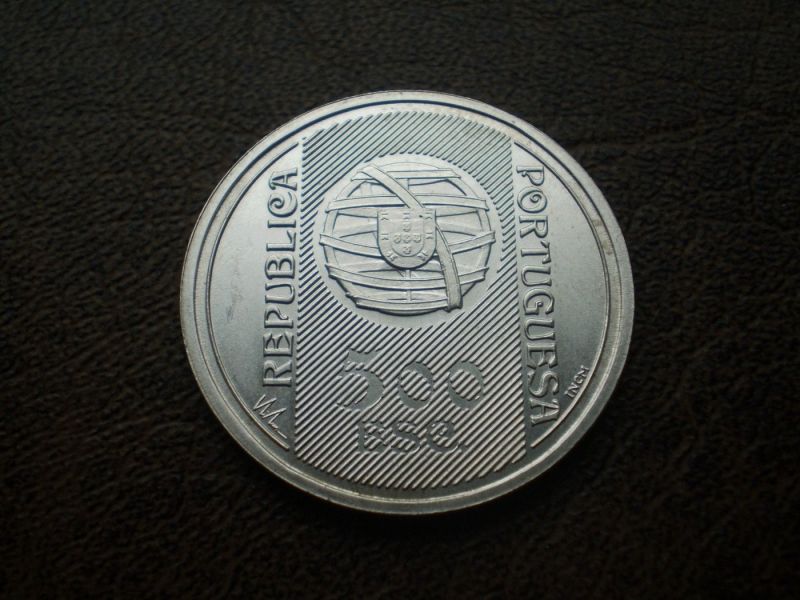 Серебро 500 эскудо (150 лет банку Португалии) 1996-го года